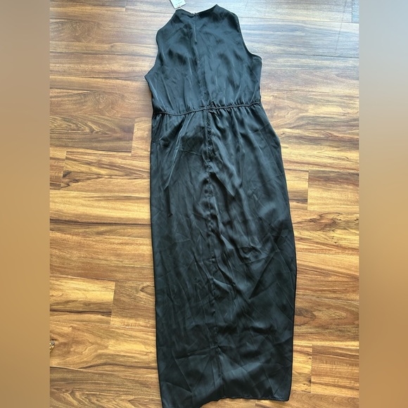 Long black dress, elegant and sexy - Picture 4 of 5
